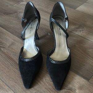 Bandolino Black Suede Heels with Pointed Toe